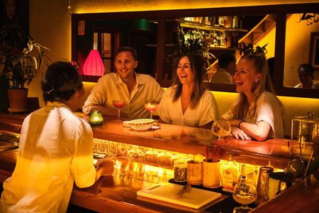 Hoi An Old Town Secret Cocktail Experience with Local Host