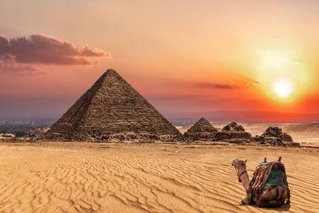 Private Giza Pyramids, Egyptian Museum & Old Cairo Experience