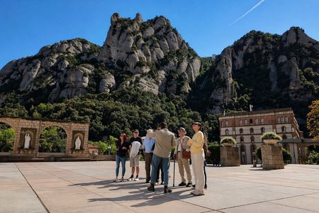 Montserrat, Girona & Costa Brava Small Group Tour with Pick-up
