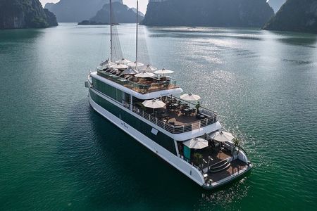 Luxury Halong Bay tour on Jade Sails Cruise - All inclusive