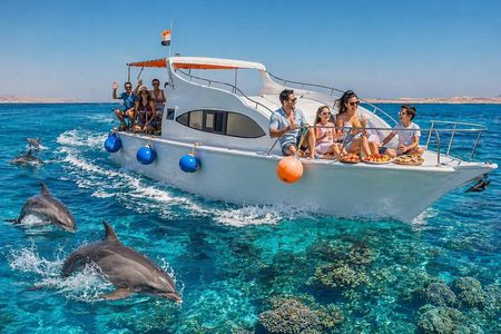 Hurghada Private Glass Boat Experience 4 Hours in The Red Sea
