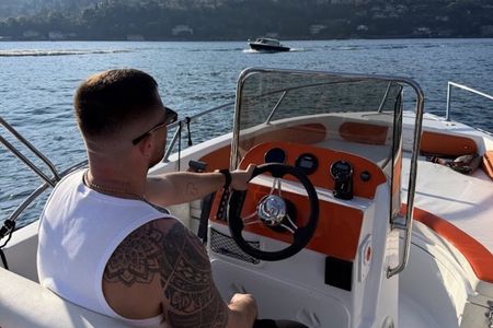 Como Lake Tour: No-Need License Self-Drive Boat Rental