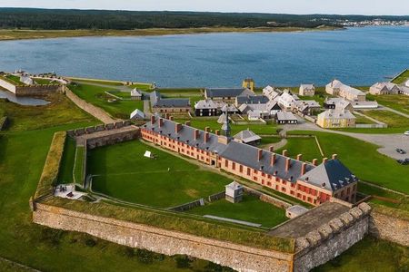 Louisbourg Fortress & Lighthouse Tour from Sydney Cape Breton