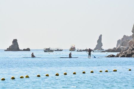 Private Paddleboard and Snorkel at The Arch