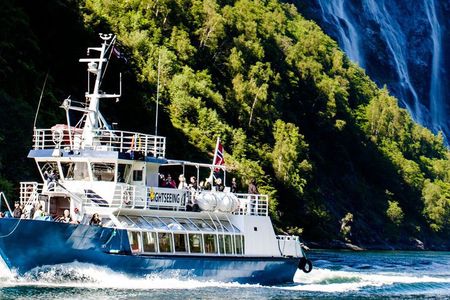 Fjord Sightseeing 75min Tour by Boat in Geiranger