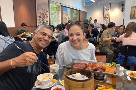 Private Hong Kong Tour by a Local Friend