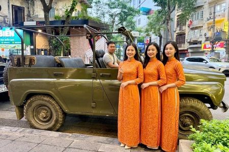 Hanoi Street Food Jeep Tours With Female Guide