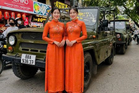 Hanoi Jeep Tours Led By Women: City & Red River Half Day