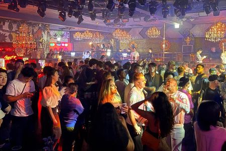 Tokyo: Nightclub, Rooftop, Music Bar, Golden Gai Crawl (3 Stops)