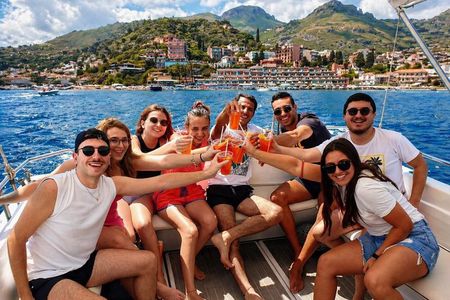 Boat tour Giardini Naxos Taormina Isola Bella Blue Grotto