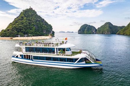 Hanoi: Explore Ha Long Hidden Gems Islands - Meal - Kayaking