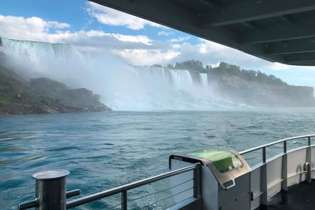 Niagara Falls Maid of the Mist and Cave of the Winds Guided Tour