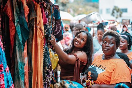 Private Makola Market & Art Centre Sightseeing & Shopping