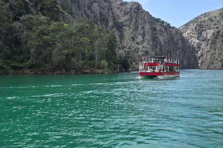 Side Green Canyon Boat Tour with Lunch and Hotel Transfer