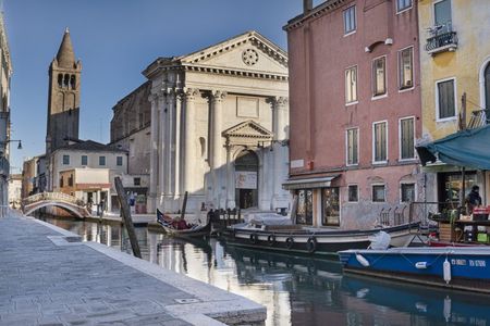 Custom Venice Architecture Tour with a Local Guide