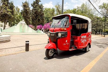 Tuk Tuk Tour of "Countess" and "Hippodrome" on CDMX