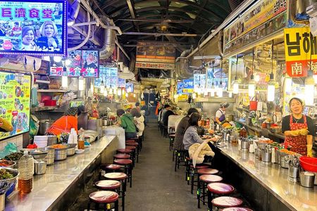Seoul: Hidden Market Food Tour with 12+ Tasters & Drinking Games