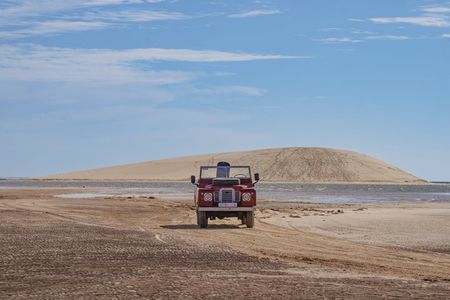 Safari Land Rover Vintage White Dunes Exploration and Sandboarding
