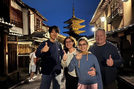 Private Kyoto Gion Night Walk: Local Secrets with Next-Gen Guides