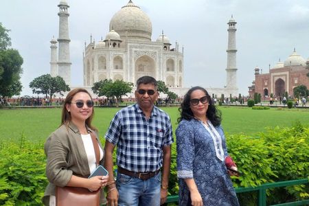 Mumbai Agra return flight Day Trip with Agra Fort and Baby Taj