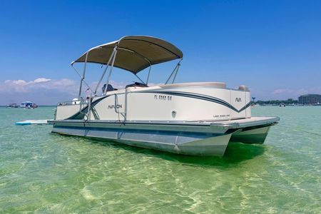 Private Chartered Luxury Pontoon Boat in Destin-Up to 6 Guests