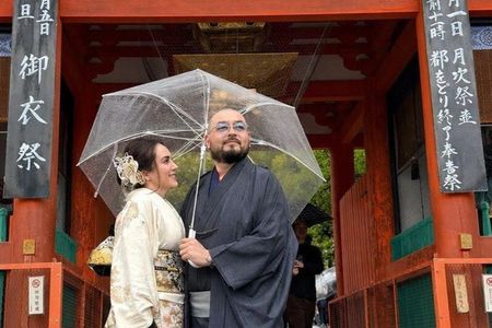 Private Kimono Dress & Gion (Geisha District) Walking Tour