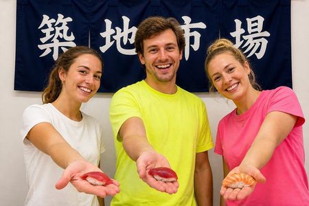 Tokyo 2-Hour Tsukiji Insider Market Tour & Sushi Making Class