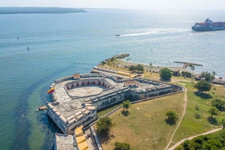 Private Island Hopping Boat Tour Rosario Island and Barú Up to 10