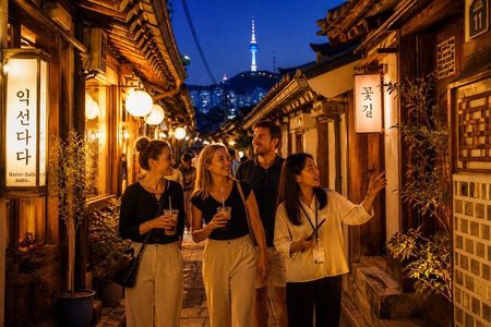 Seoul Private Night Tour: Palace, Hanok Street& N Seoul Tower