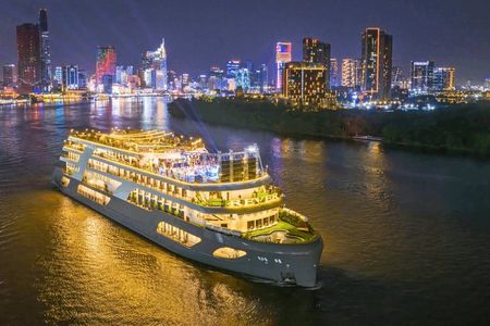 Rever Saigon Luxury Dinner Cruise with Hotel Pickup & Dinner