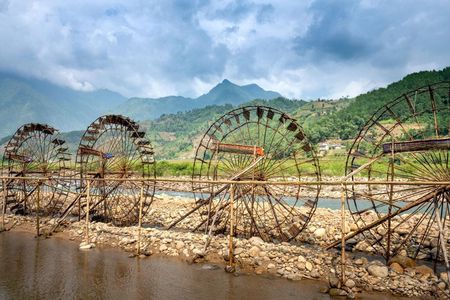 Vietnam Unveiled: Halong Bay Cruise, Pu Luong & Ancient Towns