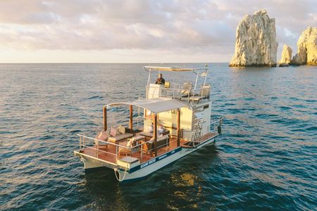 Private 32' Catamaran: Cabo Arch, Sea Lions & Beach for 12 Guest