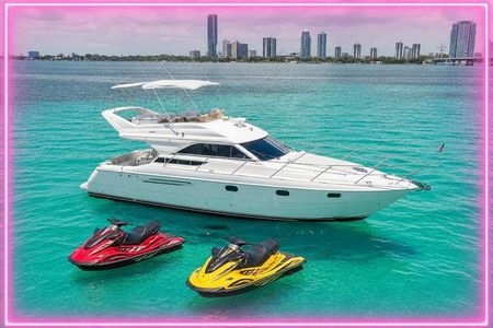 55ft + FREE HOUR Miami Yacht Rental 3 to 6 Hours 13 People