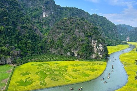 From Hanoi: Hoa Lu, Tam Coc, Mua Caves with Boat Trip & Biking