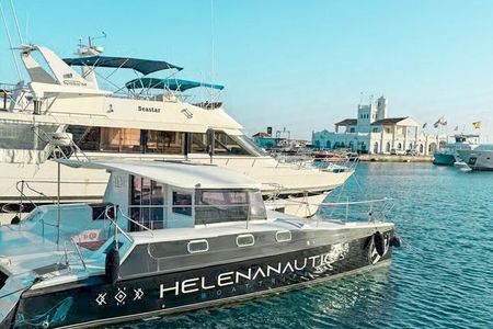 Private tour Catamaran Benalmádena: Dolphins, Cava & Fishing