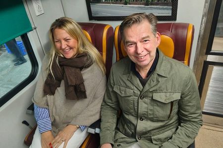 Luxury Taj Mahal tour from Delhi by the Fastest train of India