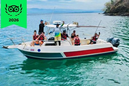 Turtle Island Private Tour 4 People with Lunch and Snorkeling
