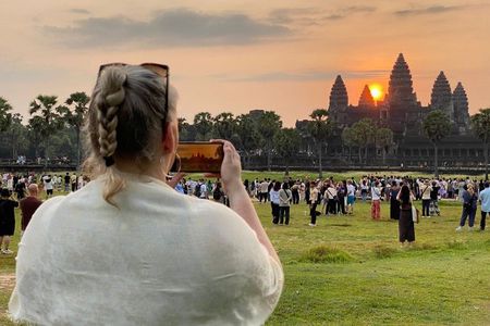 Private Sunrise Angkor Tour