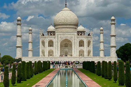 All Inclusive Day Trip to Taj Mahal, Agra Fort from Delhi by Car
