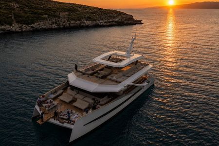 An afternoon sunset cruise to the Blue Lagoon