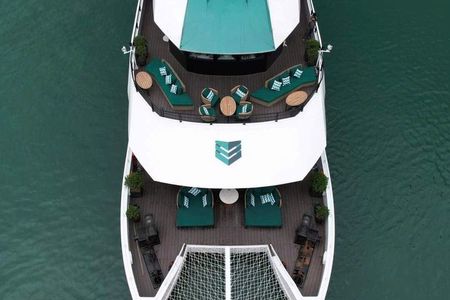 Luxury Catamaran Cruise Tour in Ha Long Bay and Lan Ha Bay