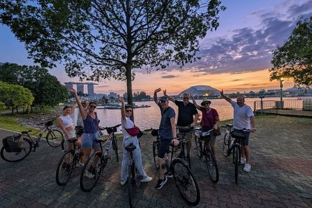 Sunset Small Group Bike Tour with Hawker Food Experience