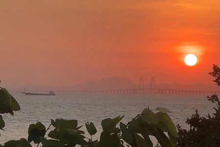 Lantau Sunset: Tai O Stilt Houses, Snack Making & Private VAN