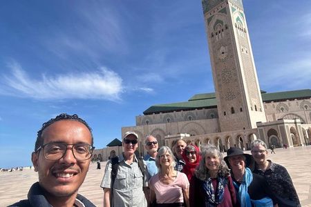Casablanca Highlights Tour – Mosque, Corniche & Hidden Gems