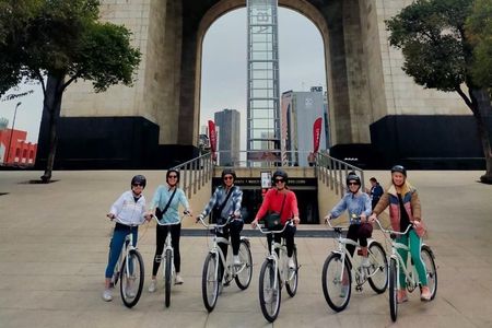 Ride Mexico City Historic Center, highlights w/ taco stop