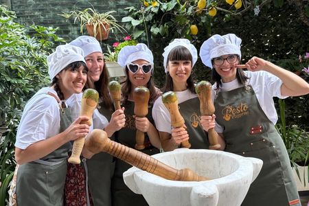 Mortar pesto lesson with World Champion and local Menu