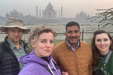 Private Taj Mahal Sunrise with Agra Day Tour from Delhi