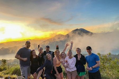 Bali: Mount Batur Sunrise Trek & Jeep Adventure
