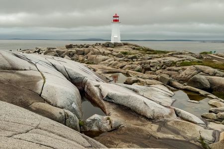 Half Day Tour: Peggys Cove,Swissair Memorial & Titanic Cemetery