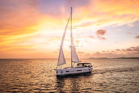 Sunset Cruise with Cocktail and Tapas